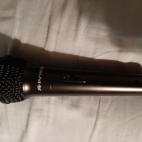 Peavey PVi100 1/4 Cardioid Dynamic Microphone with 1/4” XLR Cable and HTDZ mic - Picture 4 of 12